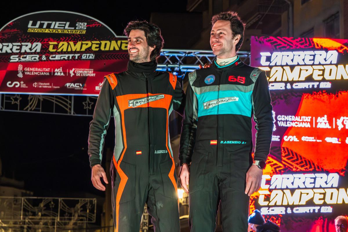 'Cohete' Suárez y Miquel Prat triunfan en la Carrera de Campeones