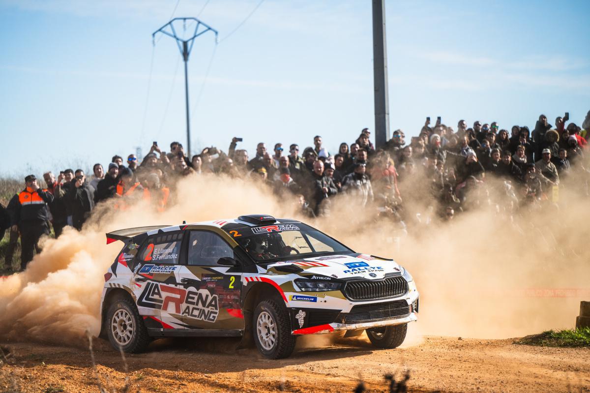 'Cohete' Suárez y Miquel Prat triunfan en la Carrera de Campeones