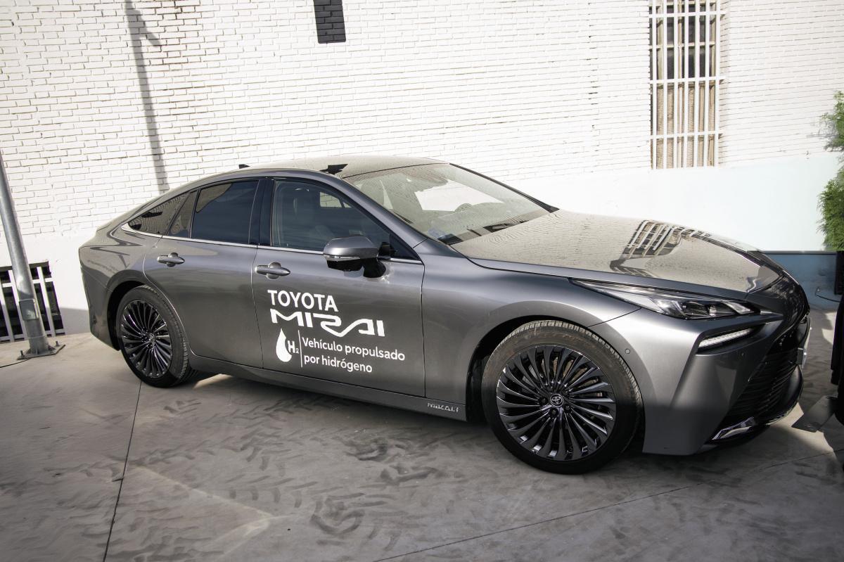 Toyota Mirai impulsa la movilidad de hidrógeno en Madrid Toyota Mirai impulsa la movilidad de hidrógeno en Madrid