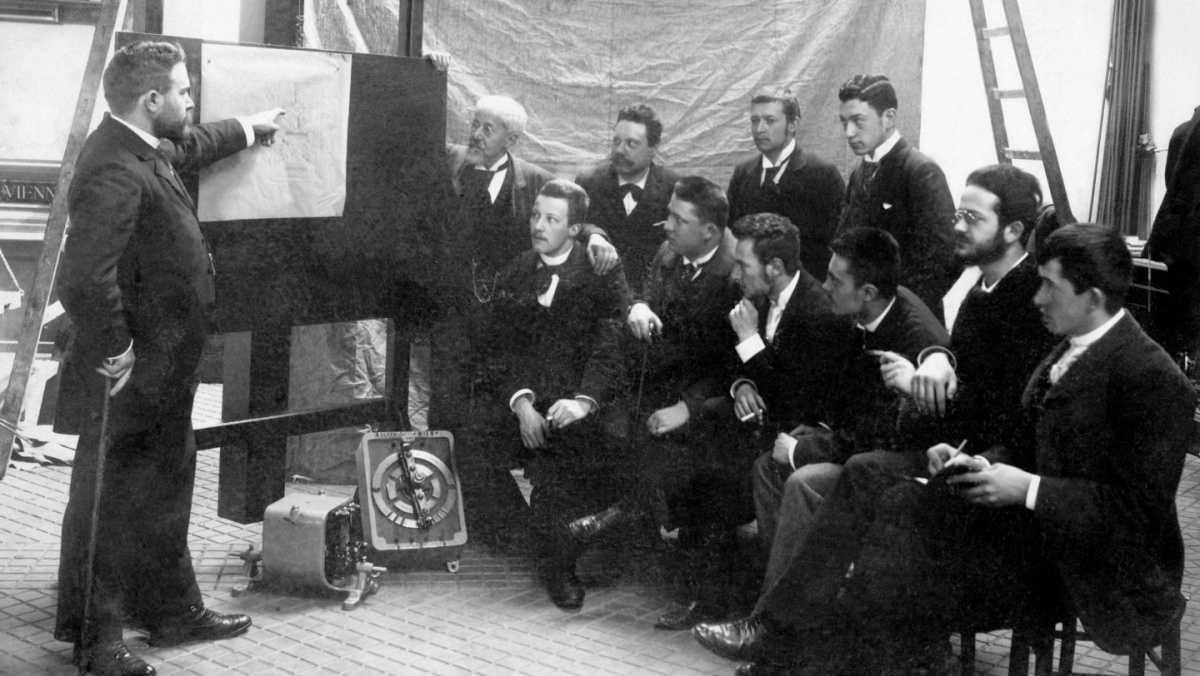 Porsche: 150 años de innovación desde sus inicios eléctricos Porsche: 150 años de innovación desde sus inicios eléctricos