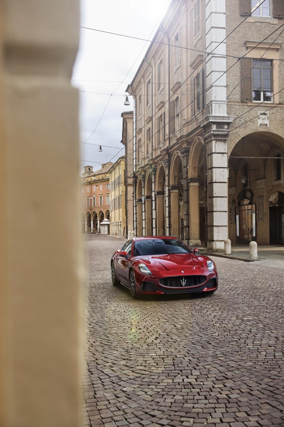 111 años de Maserati, la esencia del lujo y rendimiento italiano