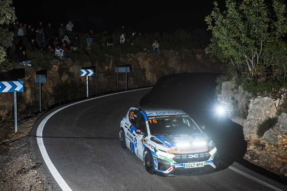 Esteban Vallín e Irene Caso se coronan campeones de la Dacia Cup