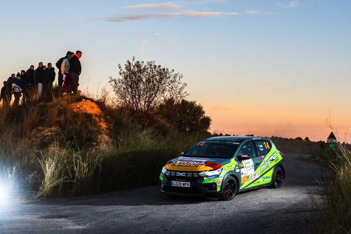 Esteban Vallín e Irene Caso se coronan campeones de la Dacia Cup