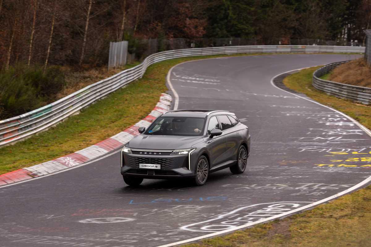 OMODA 9 SHS recorre 2.000 km Madrid-Nürburgring con solo 7,2 l/100 km