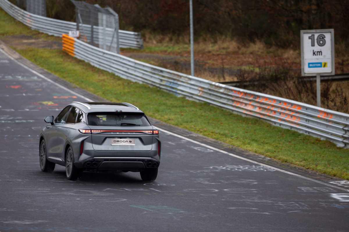 El OMODA 9 SHS se enfrenta al Infierno Verde: 20 vueltas al Nordschleife en condiciones extremas El OMODA 9 SHS se enfrenta al Infierno Verde: 20 vueltas al Nordschleife en condiciones extremas