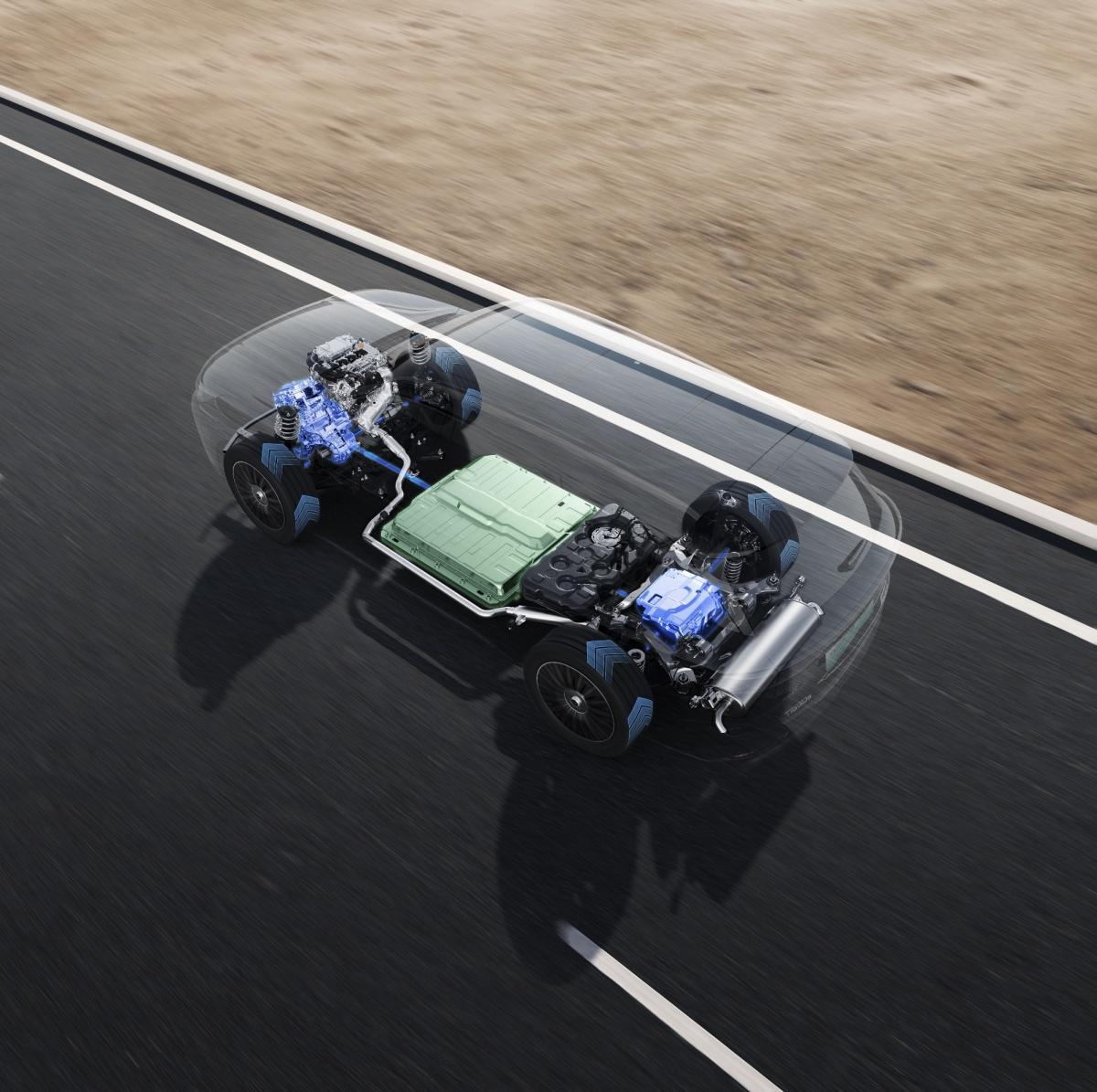 EBRO lanza su primer 4x4: el s900 PHEV con tracción total eléctrica triple motor