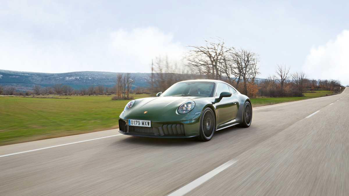 El exclusivo Porsche 911 verde Quercus homenajea a España y Portugal El exclusivo Porsche 911 verde Quercus homenajea a España y Portugal