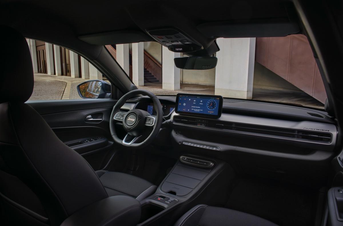 Jeep presenta el Avenger Black Edition y el eléctrico Wagoneer S en Bruselas