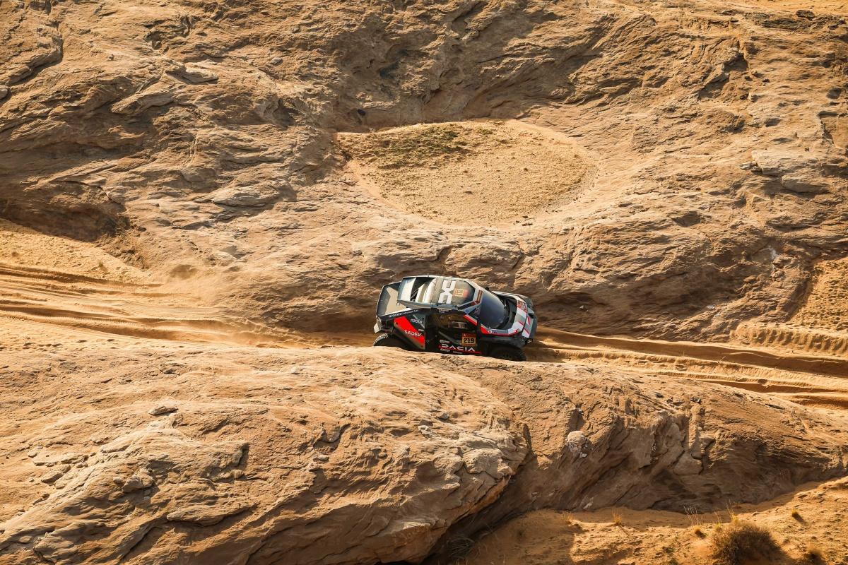 Al-Attiyah lidera el Dakar 2026 tras la etapa 6, con Lategan y Roma persiguiendo Al-Attiyah lidera el Dakar 2026 tras la etapa 6, con Lategan y Roma persiguiendo