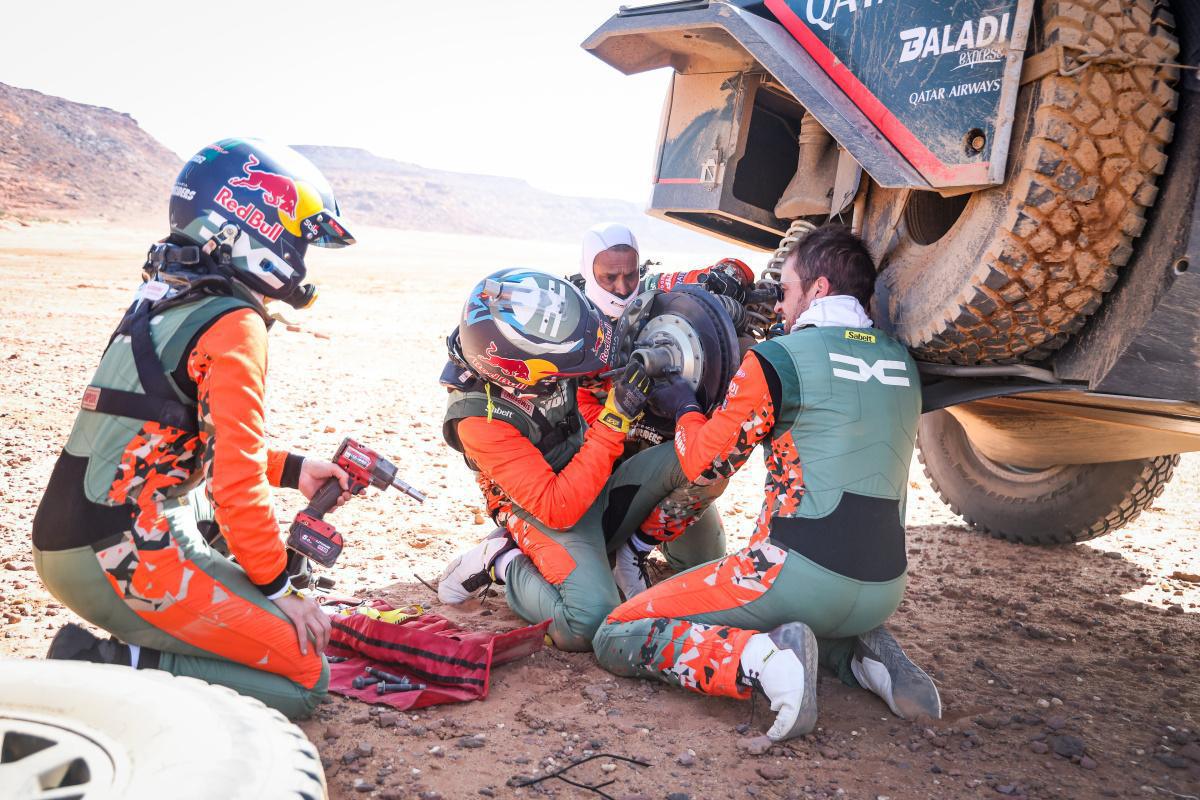 Al-Attiyah afronta la segunda semana del Dakar con 6 minutos de ventaja sobre Lategan Al-Attiyah afronta la segunda semana del Dakar con 6 minutos de ventaja sobre Lategan