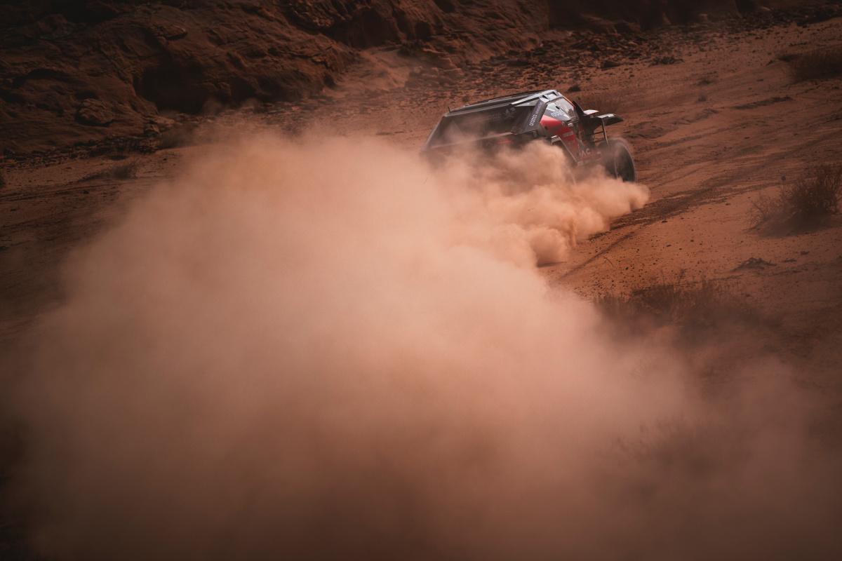 Dakar 2026: Al-Attiyah y Sanders lideran en motos y coches en el día de descanso