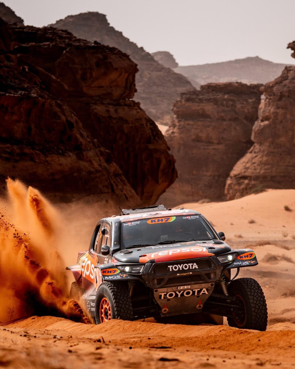 Isidre Esteve sufre un grave accidente y abandona el Rally Dakar Isidre Esteve sufre un grave accidente y abandona el Rally Dakar