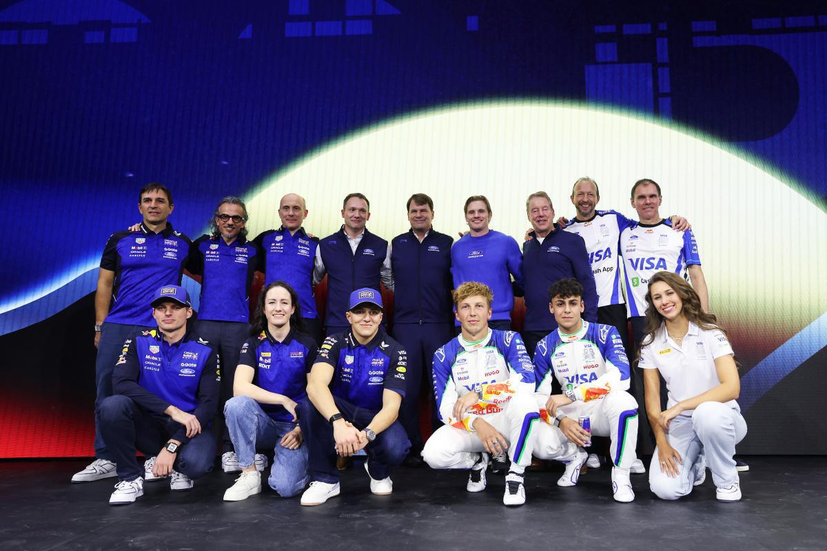 Red Bull y Ford presentan el motor DM01 y el RB22 en un espectacular evento en Detroit Red Bull y Ford presentan el motor DM01 y el RB22 en un espectacular evento en Detroit