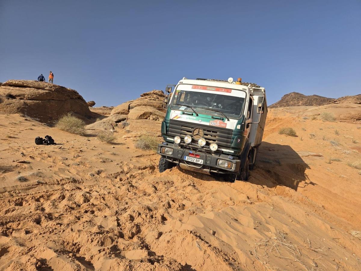 El camión de la Guardia Civil completa el Dakar Classic 2026 sin asistencia