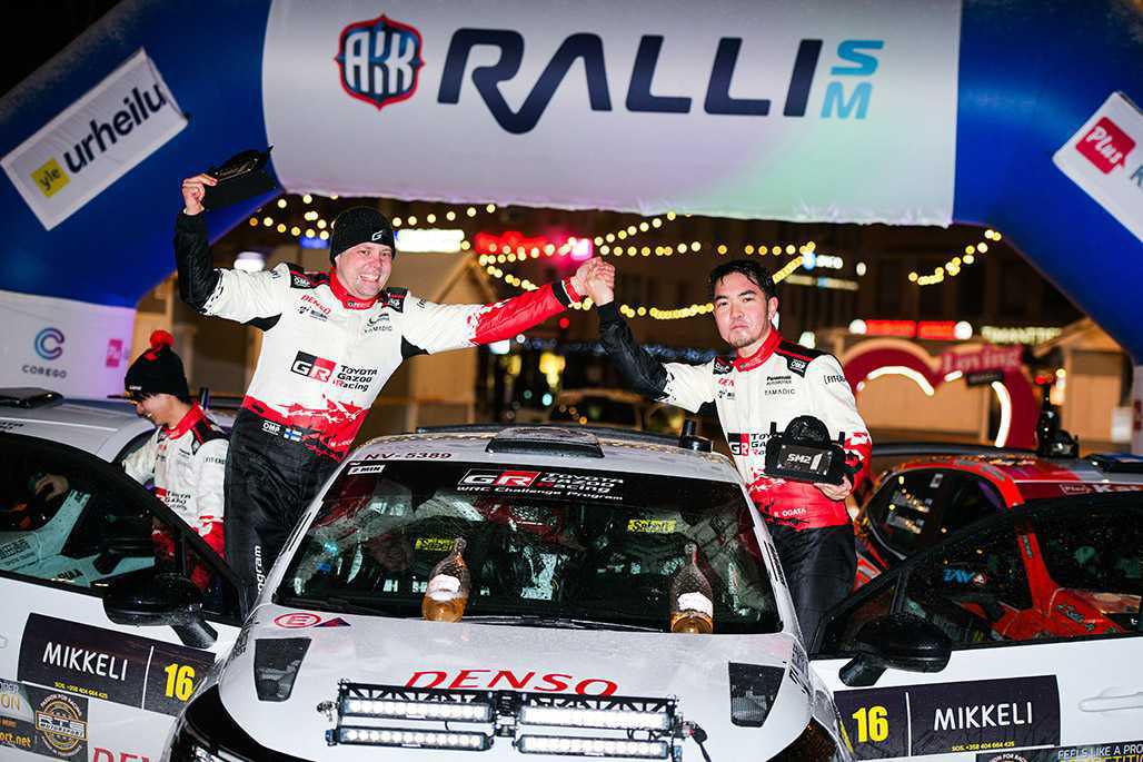Los jóvenes del Toyota WRC Challenge debutan sobre hielo en el Ralli Mikkeli