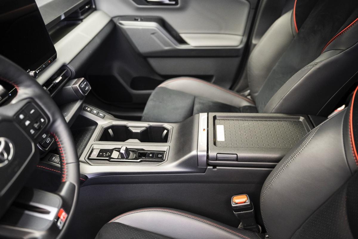 Toyota presenta la nueva generación del RAV4 con hasta 100 km eléctricos