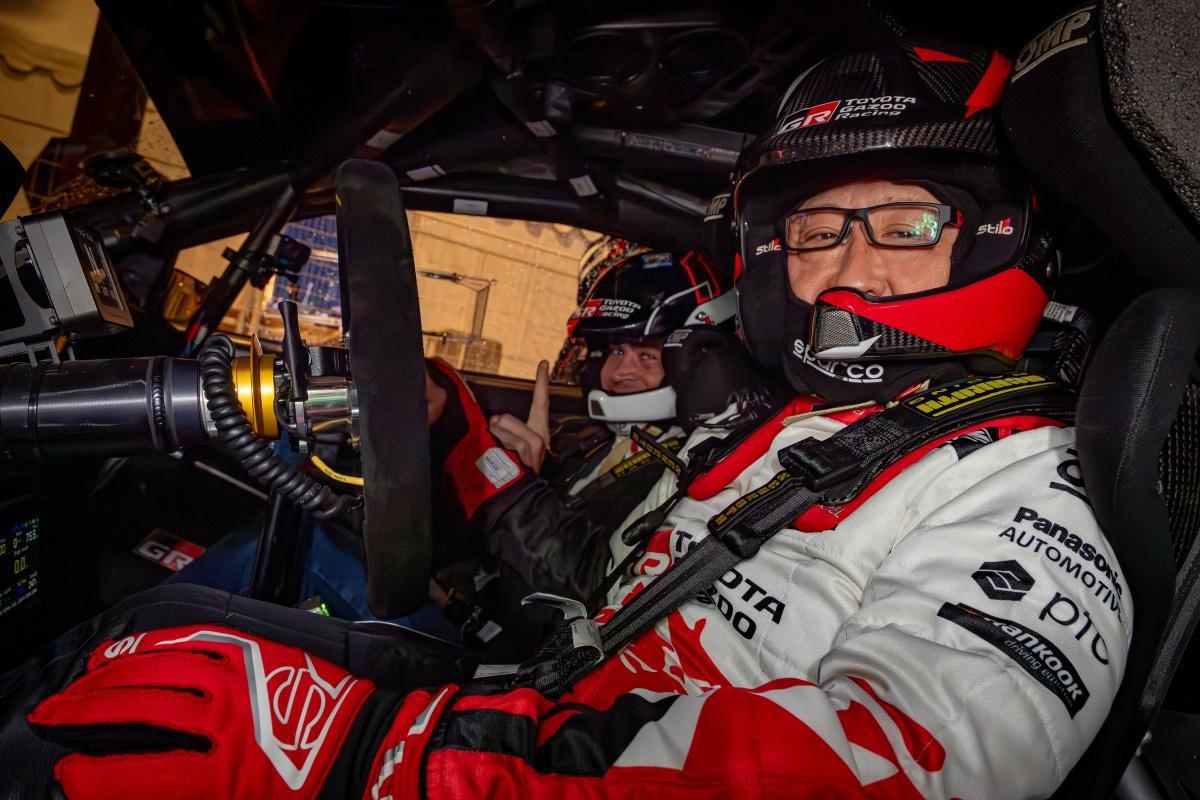 Akio Toyoda (Morizo) demuestra el potencial del hidrógeno en el WRC con un GR Yaris Akio Toyoda (Morizo) demuestra el potencial del hidrógeno en el WRC con un GR Yaris