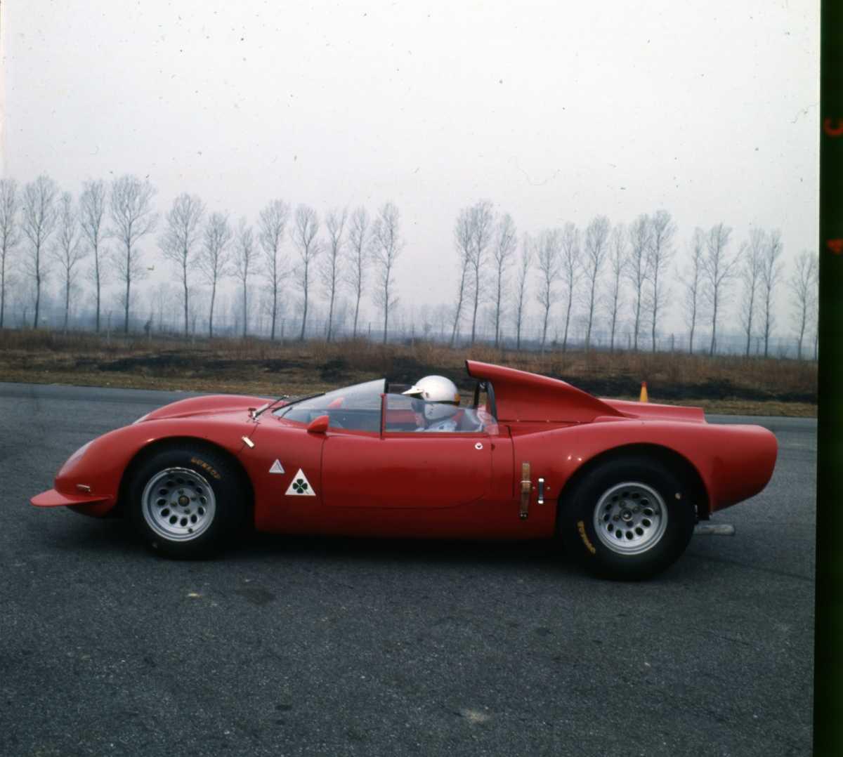 La marca italiana despliega su legado en la 50ª edición de Retromobile París