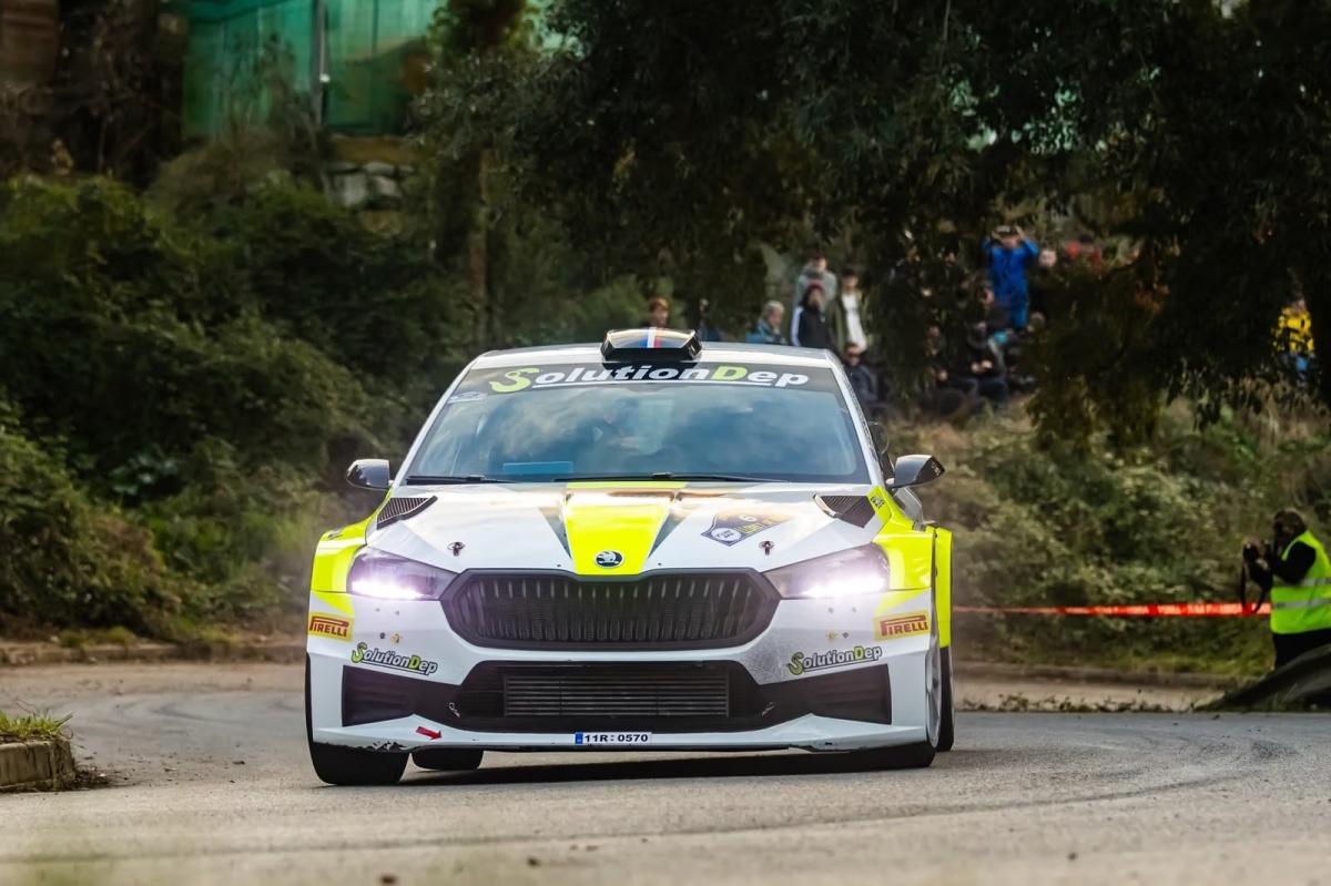 Jordan Berfa gana el 13º Rally Lloret de Mar tras liderar de principio a fin Jordan Berfa gana el 13º Rally Lloret de Mar tras liderar de principio a fin
