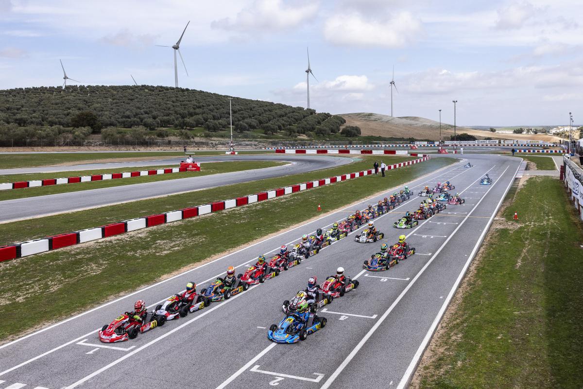 Beny Palacio, de 6 años, se convierte en el ganador más joven del karting nacional en Campillos Beny Palacio, de 6 años, se convierte en el ganador más joven del karting nacional en Campillos