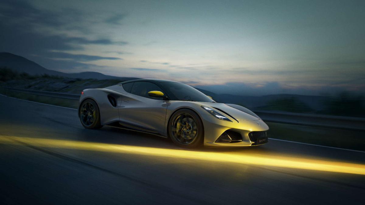El Lotus Emira V6 SE llega con motor sobrealimentado de 3,5 litros y caja manual de seis velocidades El Lotus Emira V6 SE llega con motor sobrealimentado de 3,5 litros y caja manual de seis velocidades
