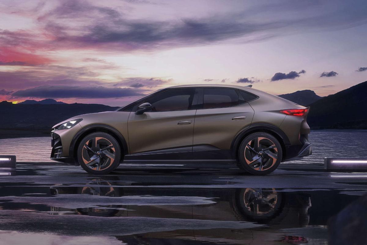 CUPRA Tavascan amplía su gama con una nueva versión de acceso de 190 CV