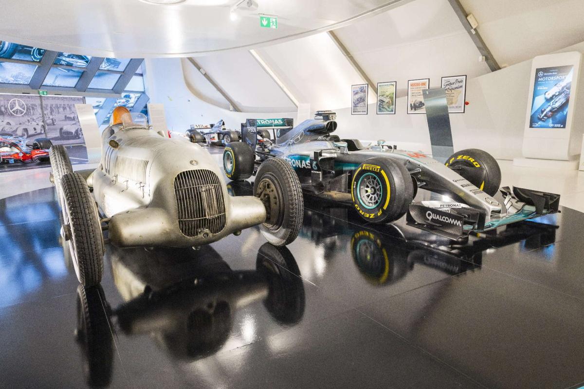 La exposición de las Flechas de Plata de Mercedes-Benz ya puede visitarse en Mobility City Zaragoza La exposición de las Flechas de Plata de Mercedes-Benz ya puede visitarse en Mobility City Zaragoza