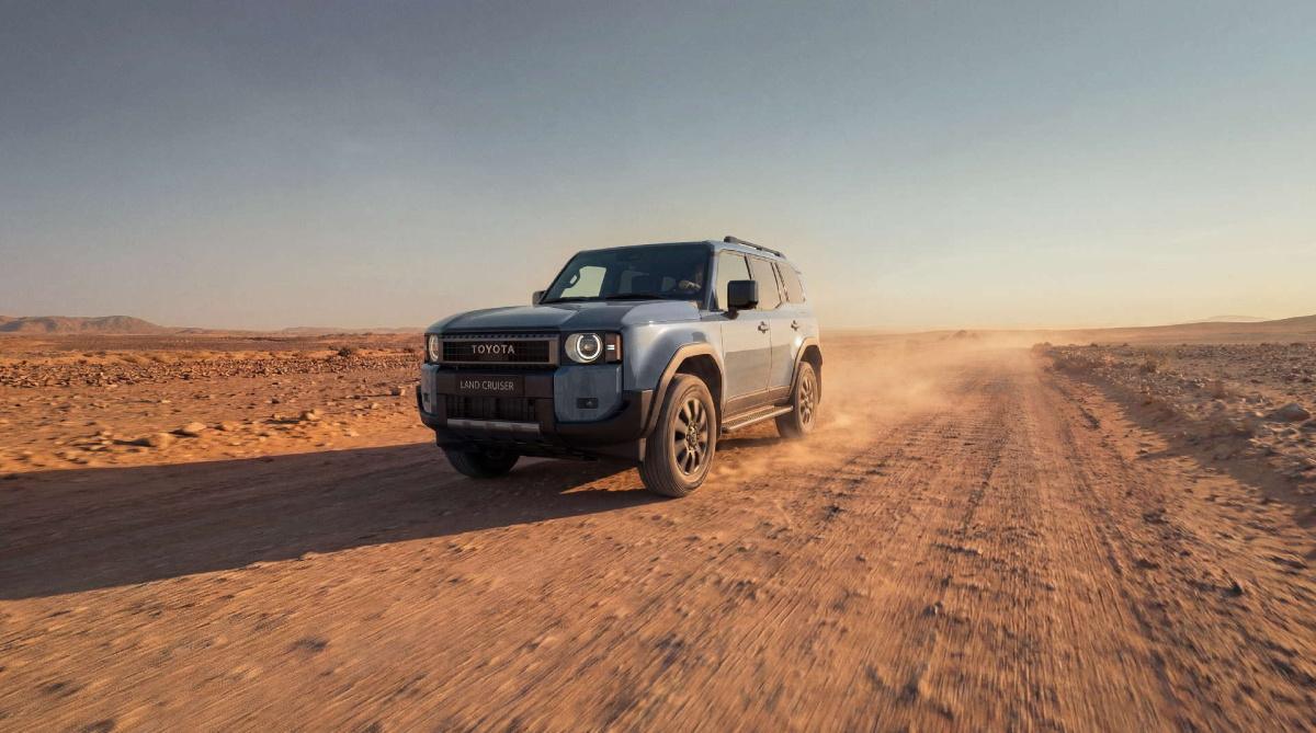 Toyota Land Cruiser estrena el acabado GX desde 66.500 euros con llantas de 18 y pantalla de 9 pulgadas Toyota Land Cruiser estrena el acabado GX desde 66.500 euros con llantas de 18 y pantalla de 9 pulgadas