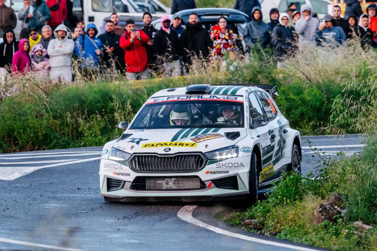 Camilli logra el podio en WRC2 con Skoda en Canarias Camilli logra el podio en WRC2 con Skoda en Canarias