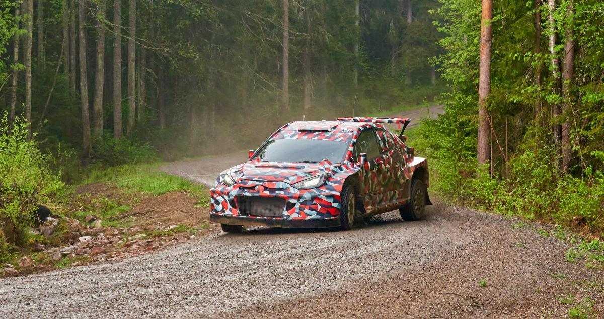 Ott Tänak hace volar el nuevo prototipo WRC27 de Toyota en los rápidos tramos de Finlandia Ott Tänak hace volar el nuevo prototipo WRC27 de Toyota en los rápidos tramos de Finlandia