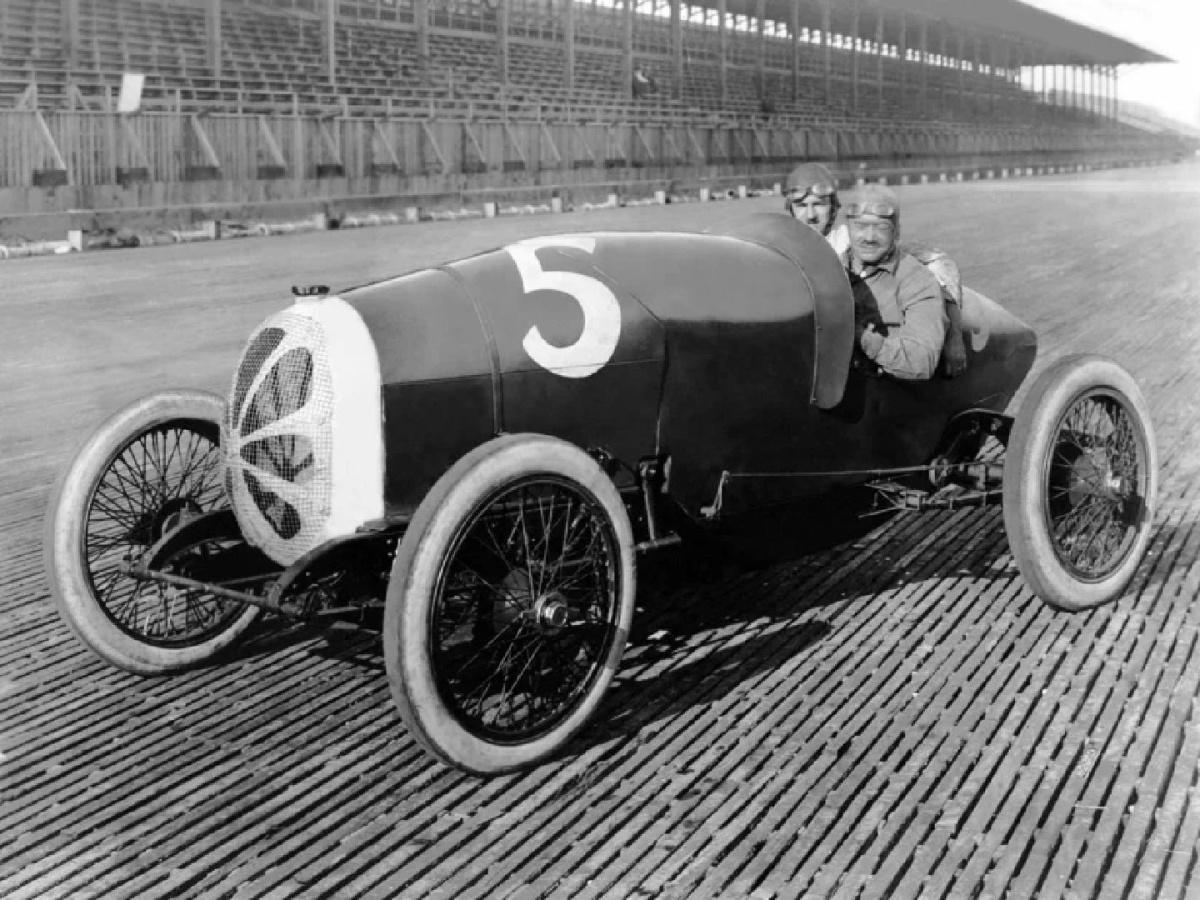 Los 13 pilotos europeos que han ganado la Indy 500: de Jules Goux a Álex Palou