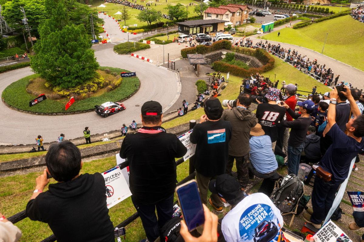 Solberg lidera el primer tramo de Japón con un 7:29.0 ante Pajari y Ogier Solberg lidera el primer tramo de Japón con un 7:29.0 ante Pajari y Ogier