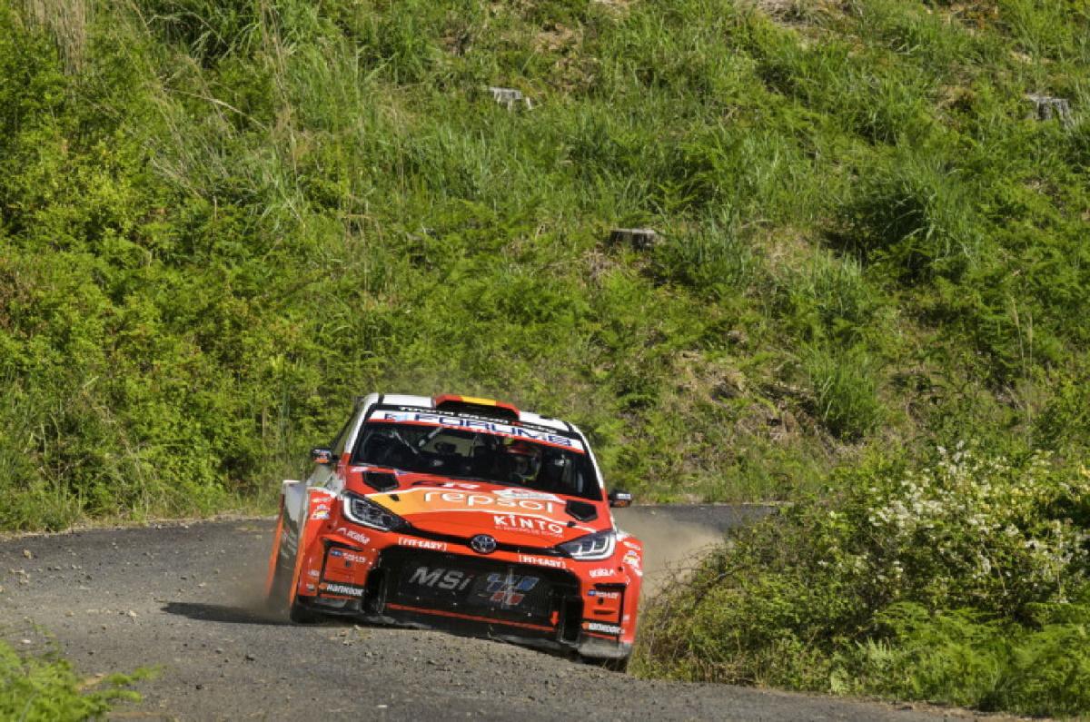Cachón y Rozada suman su segundo podio de la temporada en Japón tras una gran pelea Cachón y Rozada suman su segundo podio de la temporada en Japón tras una gran pelea
