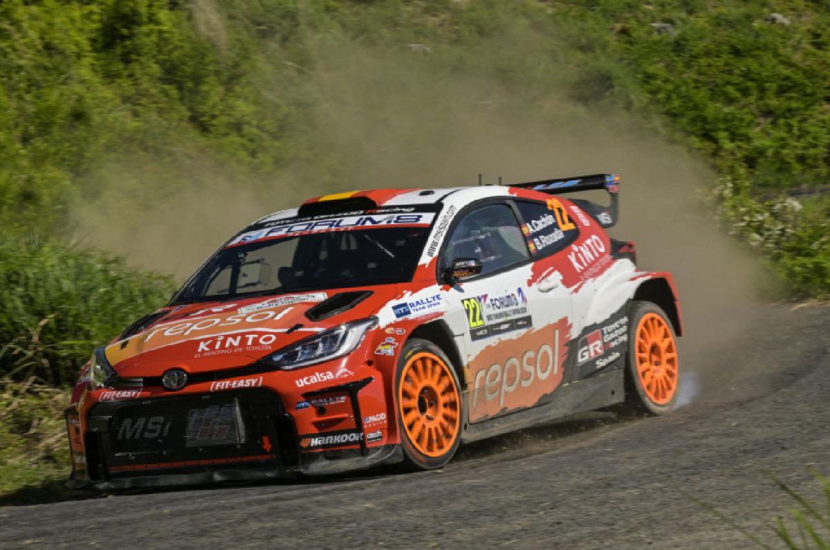 Cachón y Rozada suman su segundo podio de la temporada en Japón tras una gran pelea Cachón y Rozada suman su segundo podio de la temporada en Japón tras una gran pelea
