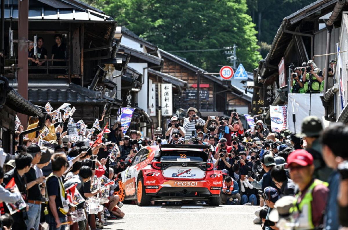 Cachón y Rozada suman su segundo podio de la temporada en Japón tras una gran pelea Cachón y Rozada suman su segundo podio de la temporada en Japón tras una gran pelea