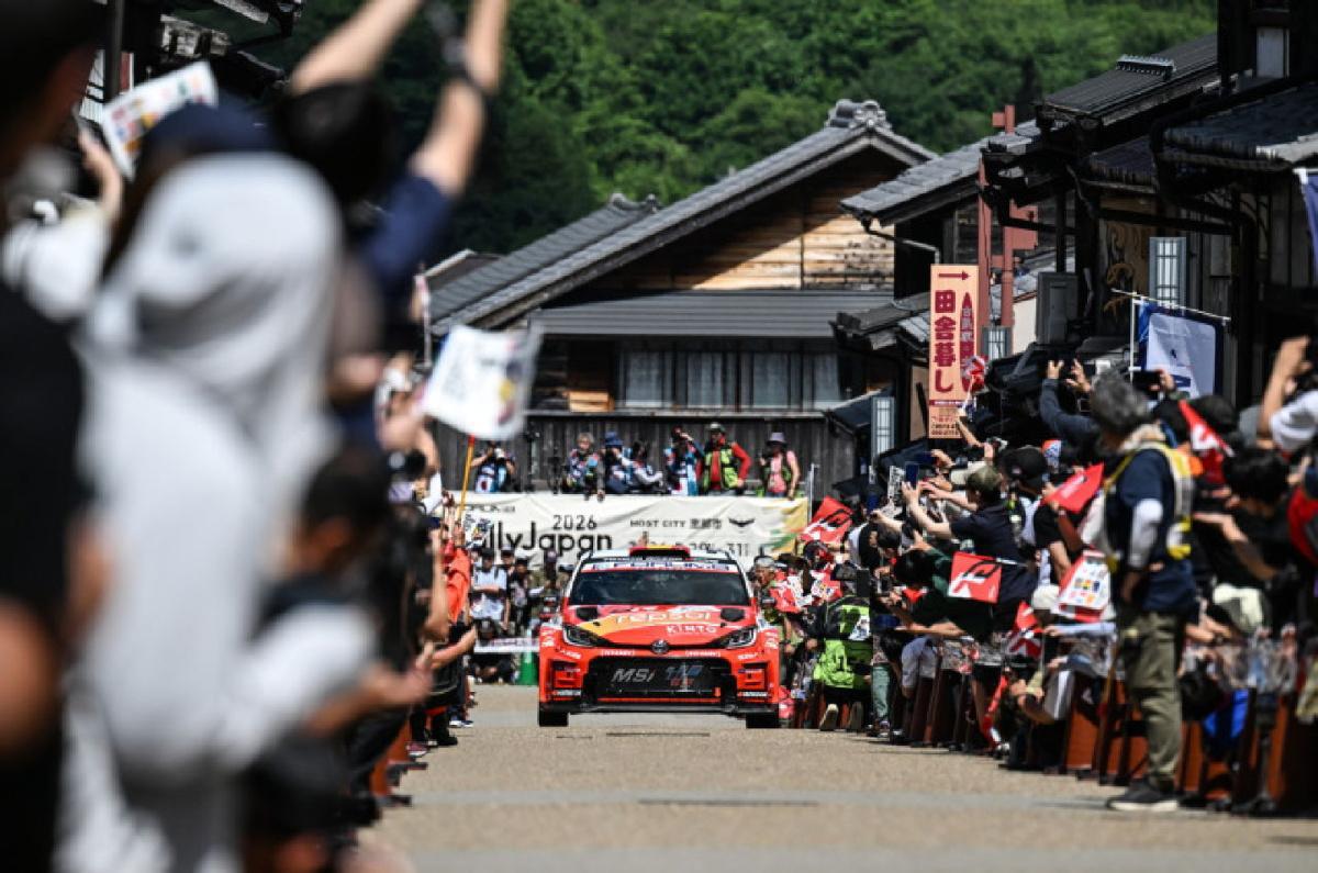 Cachón y Rozada suman su segundo podio de la temporada en Japón tras una gran pelea Cachón y Rozada suman su segundo podio de la temporada en Japón tras una gran pelea