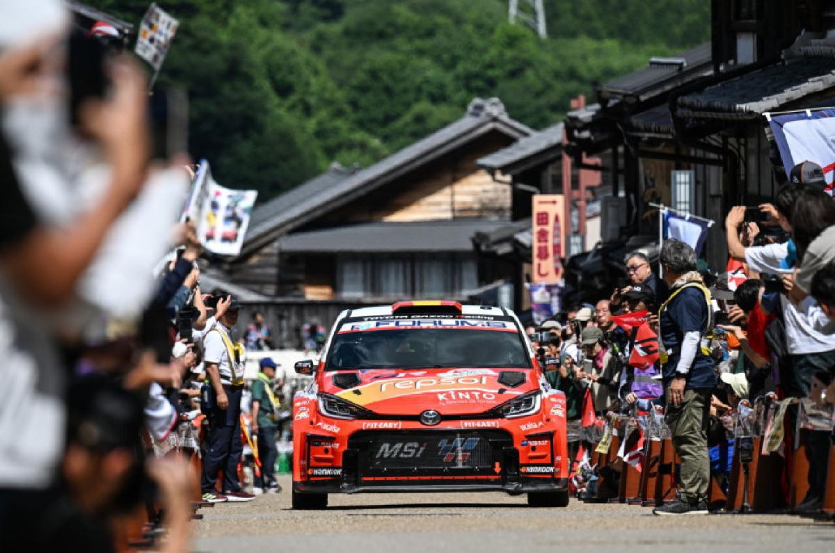Cachón y Rozada suman su segundo podio de la temporada en Japón tras una gran pelea Cachón y Rozada suman su segundo podio de la temporada en Japón tras una gran pelea