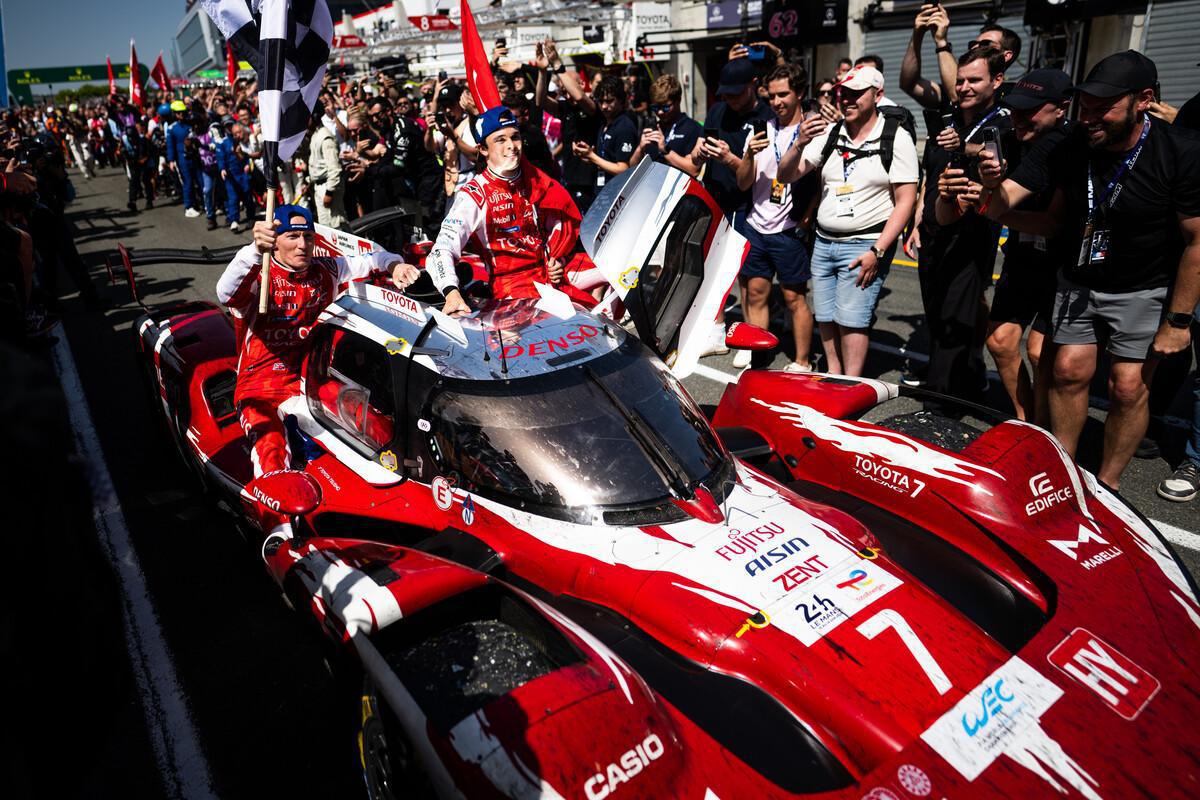 Toyota gana las 24 Horas de Le Mans 2026 con el #7 de Conway, Kobayashi y de Vries