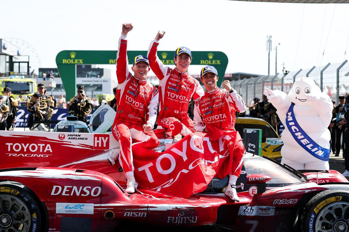 Toyota gana las 24 Horas de Le Mans 2026 con el #7 de Conway, Kobayashi y de Vries