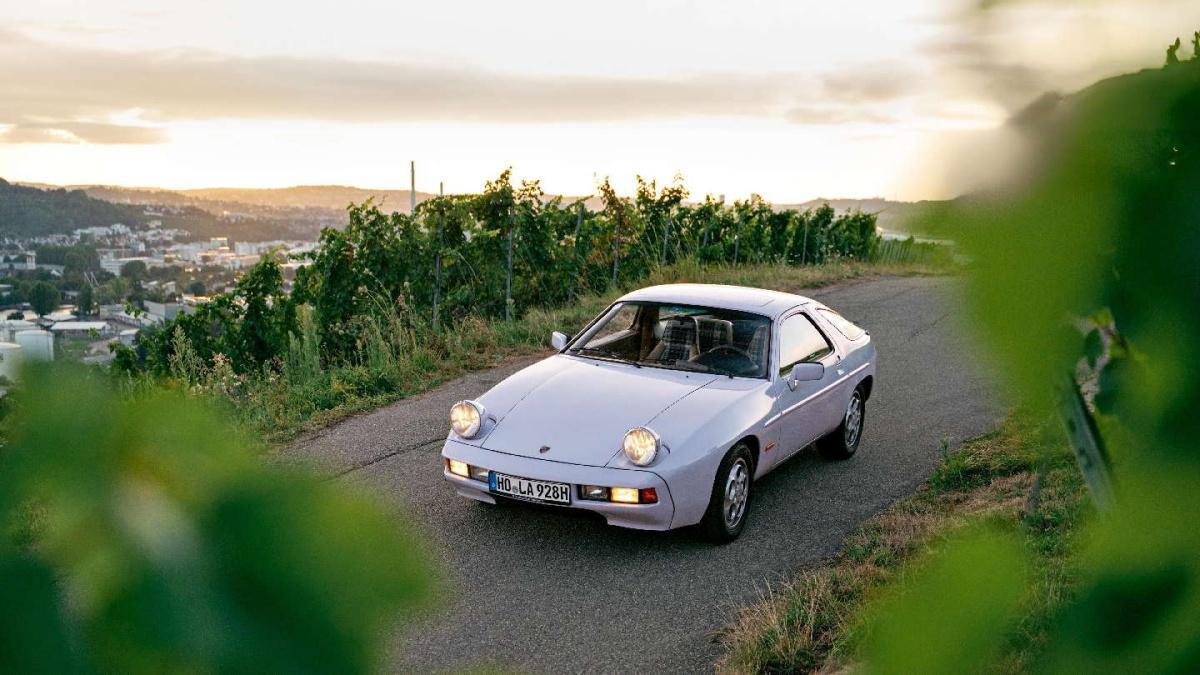 Porsche 928: así funcionaban los faros abatibles del gran turismo