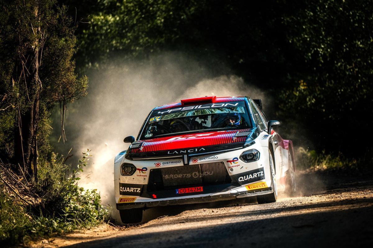 "Cohete" Suárez lidera el TC-9 del Rías Baixas mientras los pinchazos castigan a los favoritos "Cohete" Suárez lidera el TC-9 del Rías Baixas mientras los pinchazos castigan a los favoritos