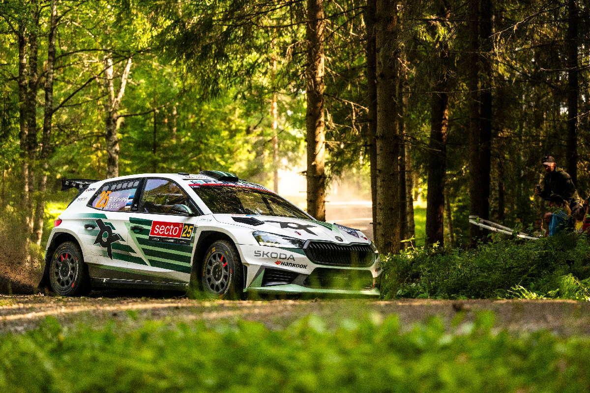 Suninen y Virves, separados por 3,1 segundos en el WRC2 del Rally de Finlandia
