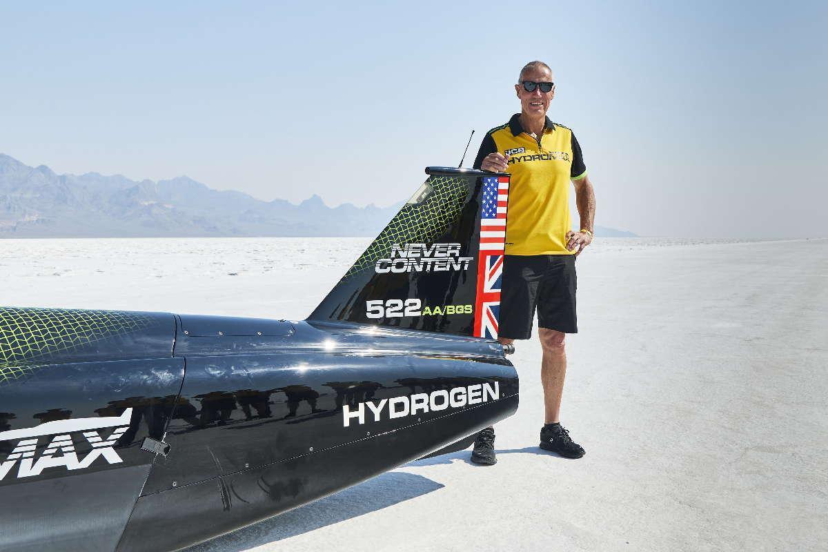 JCB Hydromax bate el récord SCTA en Bonneville con 592,797 km/h con motor de hidrógeno