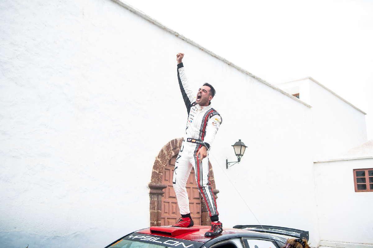 Diego Ruiloba gana en Lanzarote por una décima el Rallye de Tierra Isla de Los Volcanes del S-CER