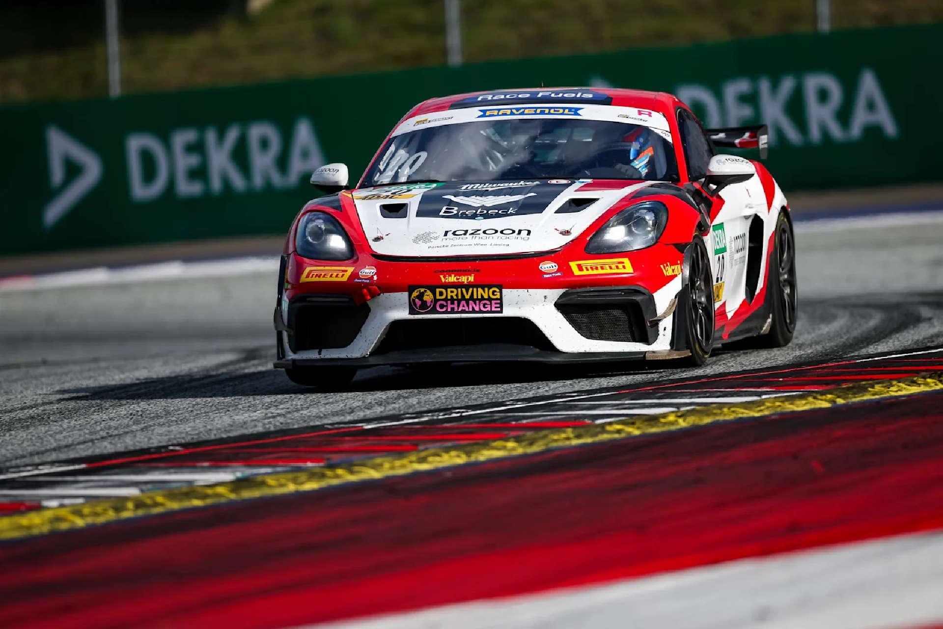 Tim Horrell Porsche lidera el test oficial de las ADAC GT4 Germany en el Red Bull Ring
