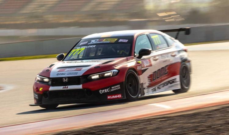 Valencia vibra con el TCR Spain: Halder domina con doblete en un fin de semana histórico