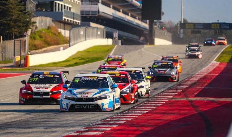 TCR Spain 2025 arranca en Barcelona con récord de participación internacional