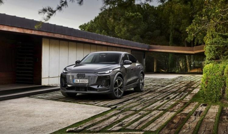 Audi Q6 Sportback e-tron: SUV coupé eléctrico ideal para viajes de verano