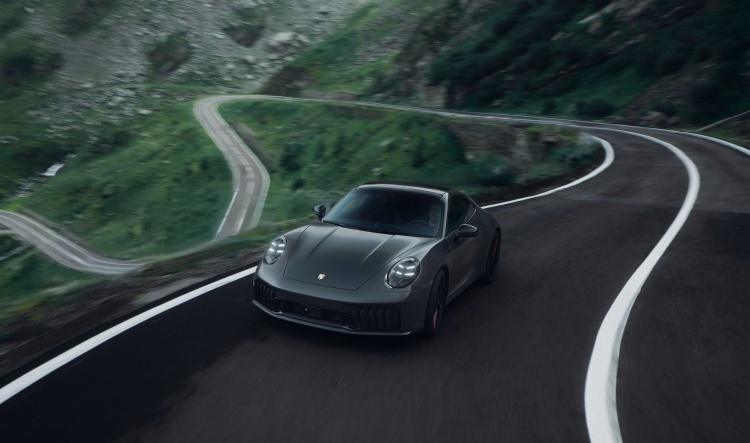 Porsche lanza edición limitada del 911 Carrera 4 GTS homenaje a la Transfagarasan