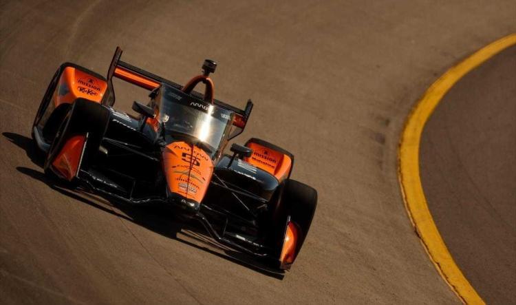 O'Ward consigue su primera pole en óvalo en IndyCar Nashville